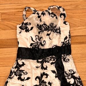 White House | Black Market Halter Top